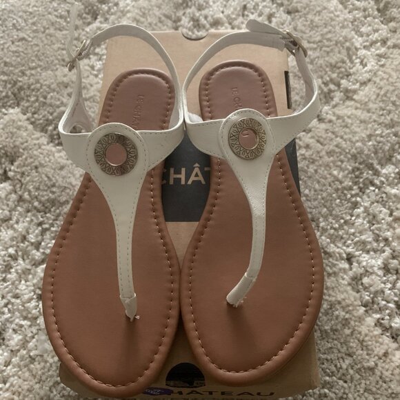 Le Chateau White  Flat Sandals (Brand New) - Picture 2 of 7